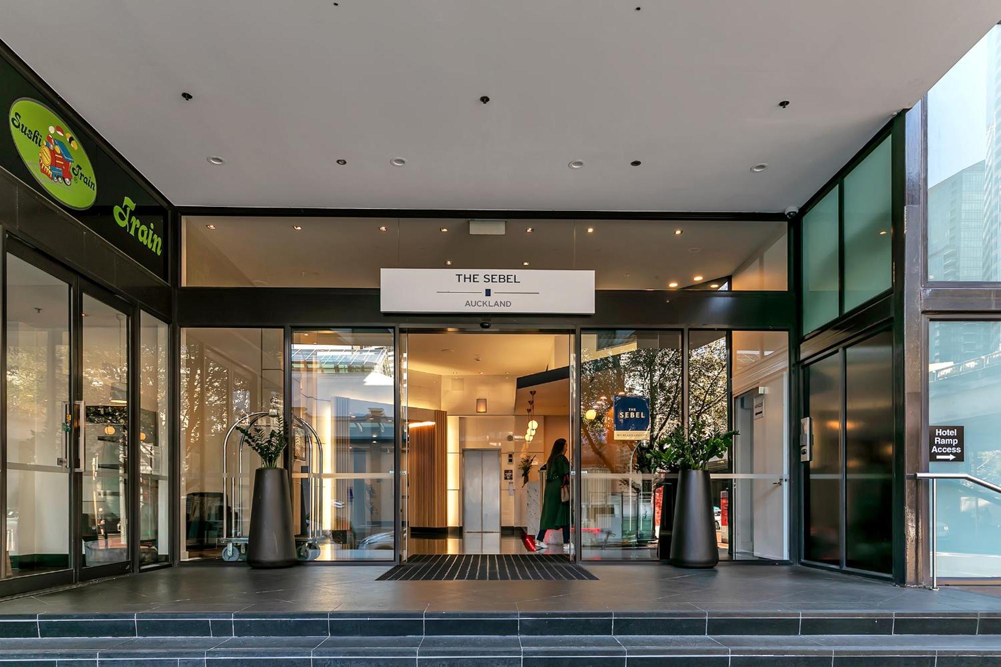 Luxurious & Spacious Living With Breathtaking Views Auckland Exterior photo