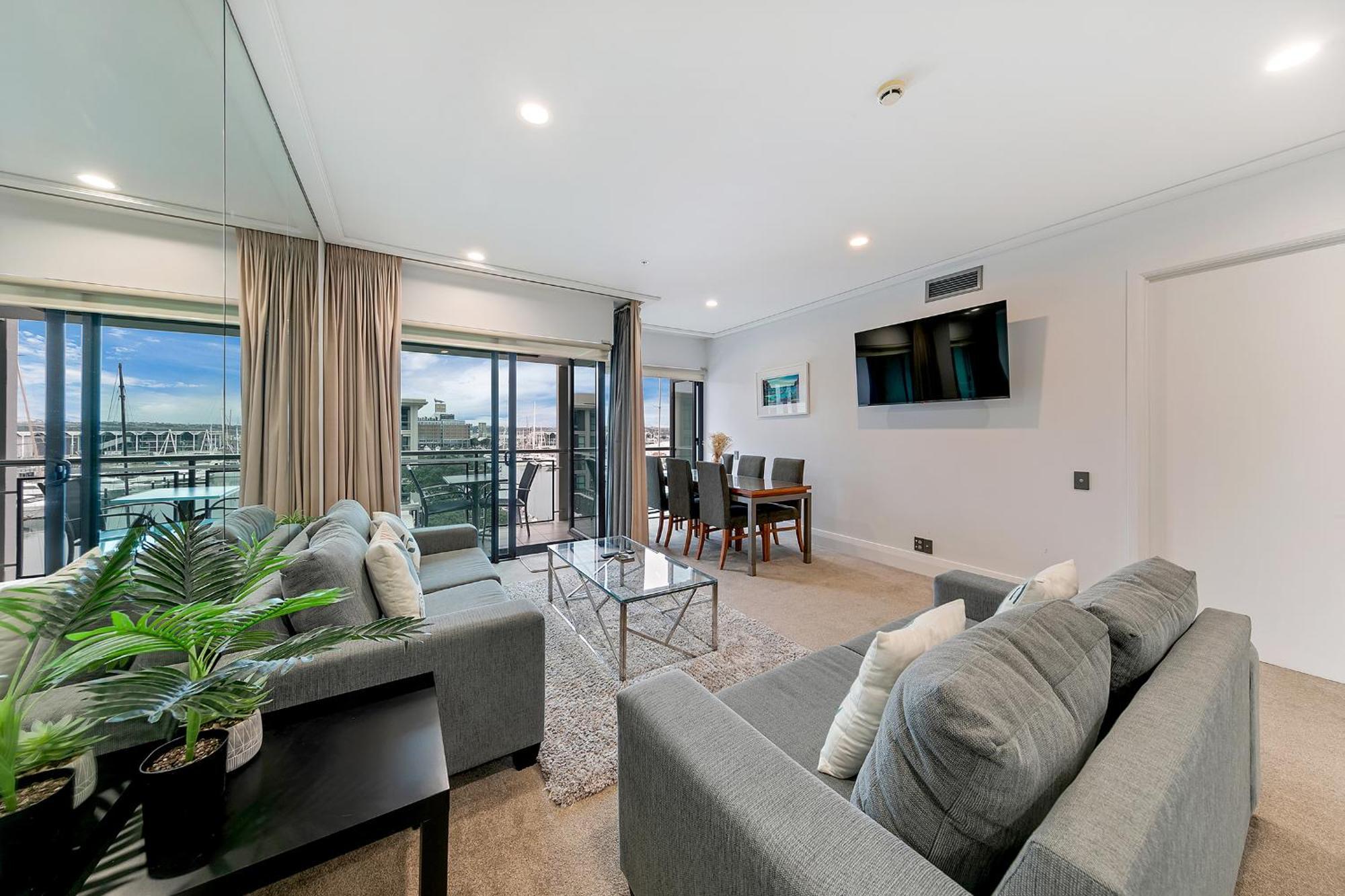 Luxurious & Spacious Living With Breathtaking Views Auckland Exterior photo
